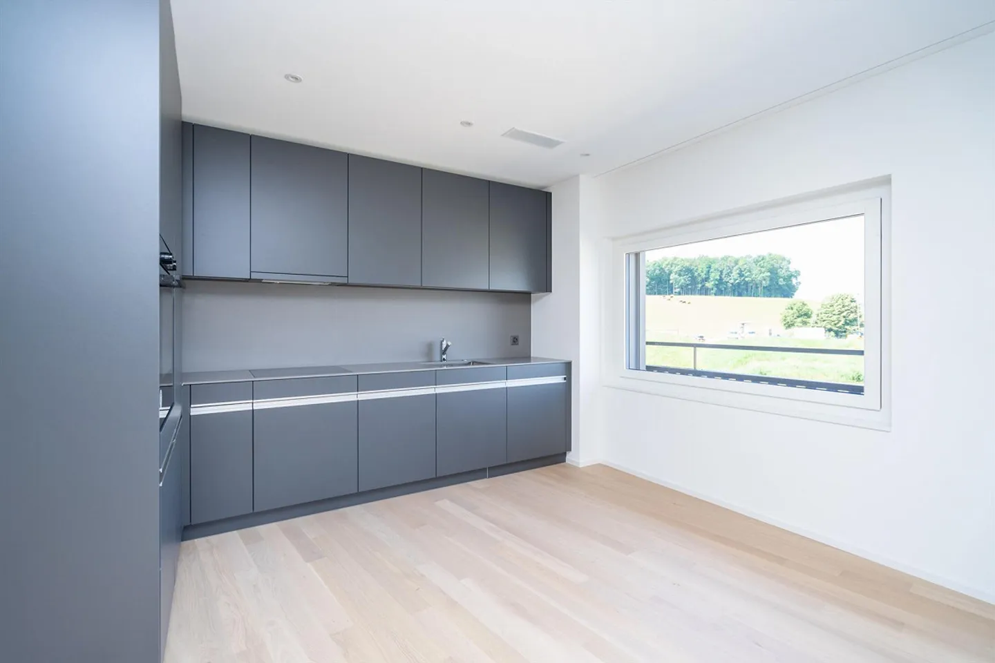 Spacious, modern ground floor apartment in the green is looking for you! - Photo 5 of 13