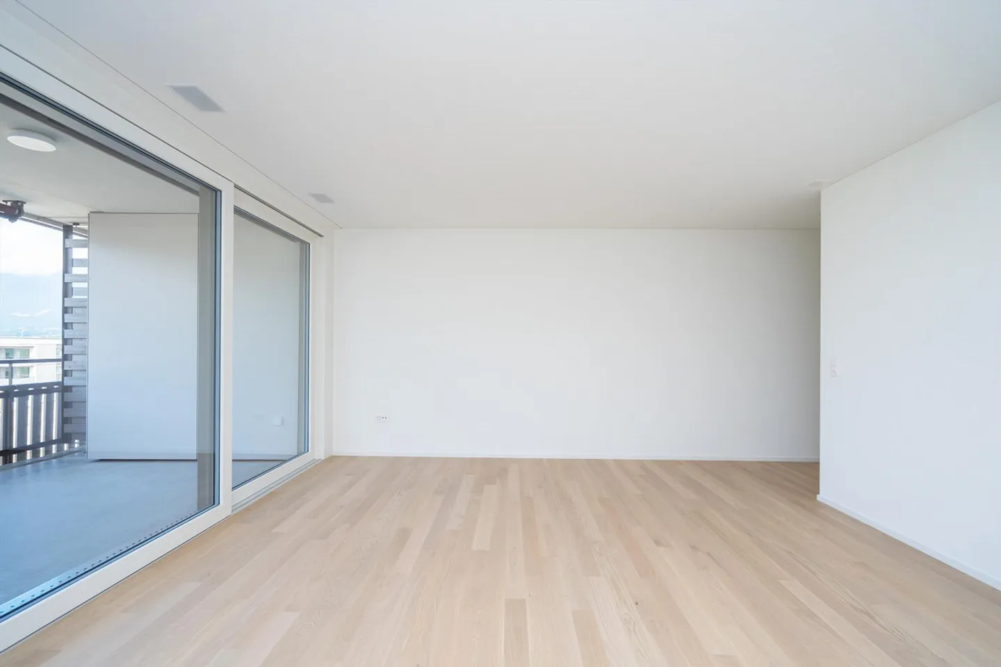 Spacious, modern ground floor apartment in the green is looking for you! - Photo 6 of 13