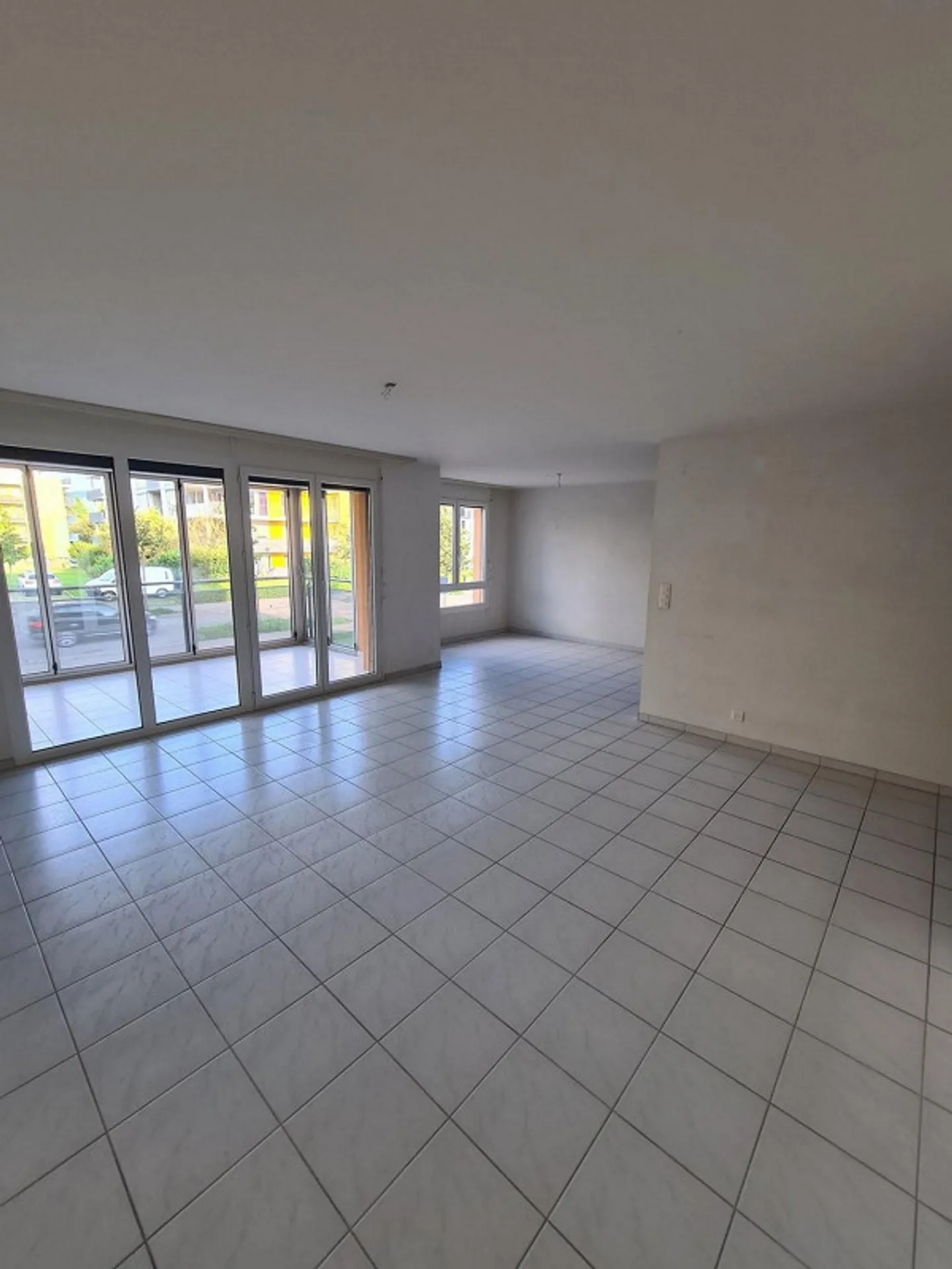 Charming 4.5 rooms in a very family-friendly neighborhood - Photo 4 of 10