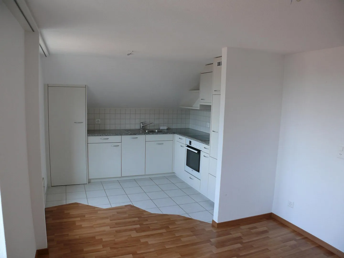 Appartement 3.5 pièces dans un immeuble collectif - Photo 2 sur 9