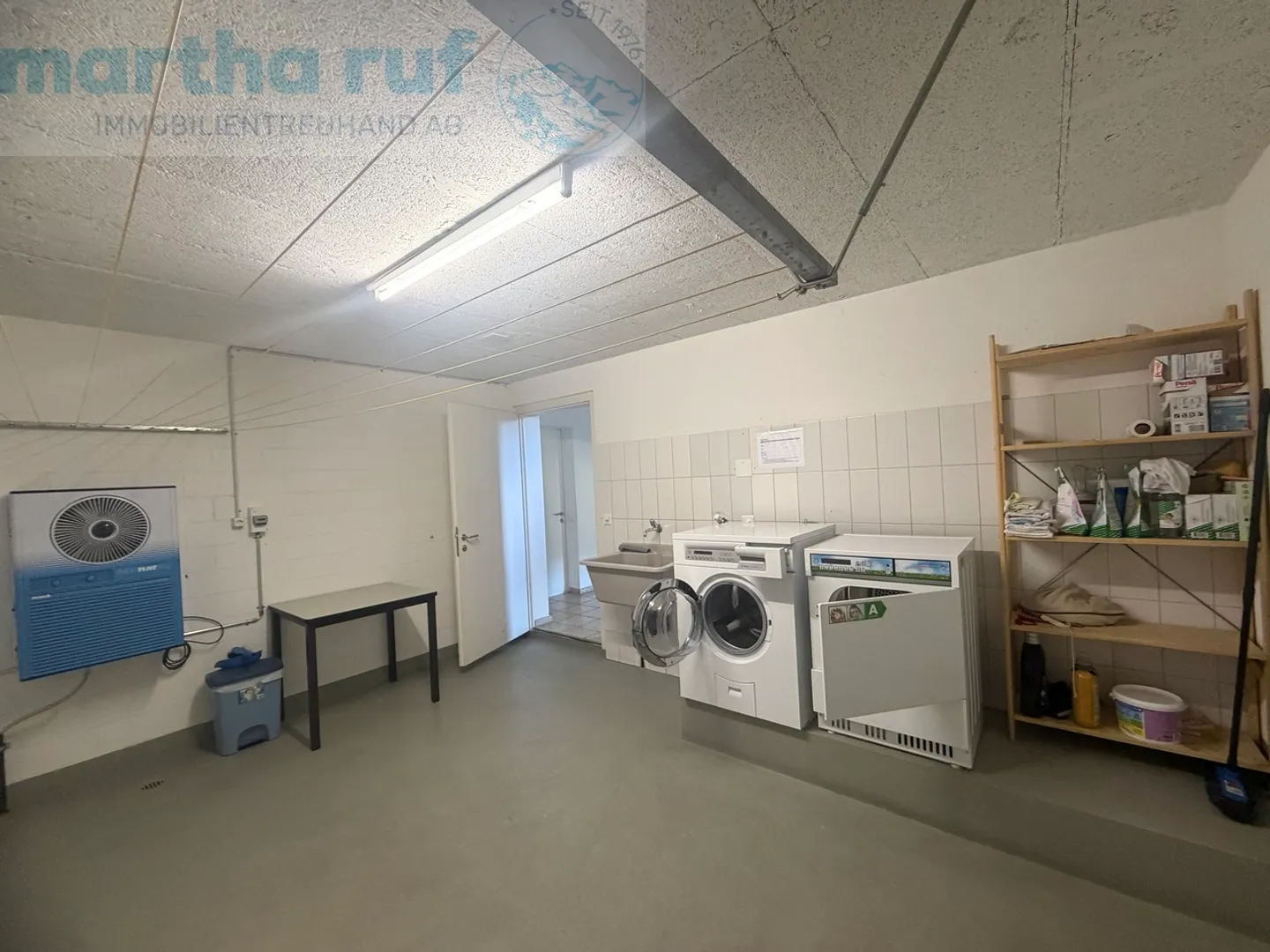 Gemütliche und charaktervolle 3.5- Zimmer Dachwohnung mit Galerie
 - Photo 15 of 16