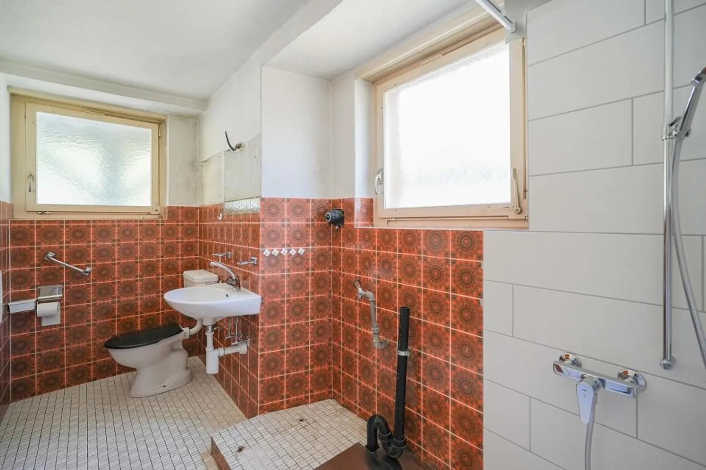 For Makers and Individualists: Renovation Object with approx. 1900 m² of Land - Photo 6 of 13