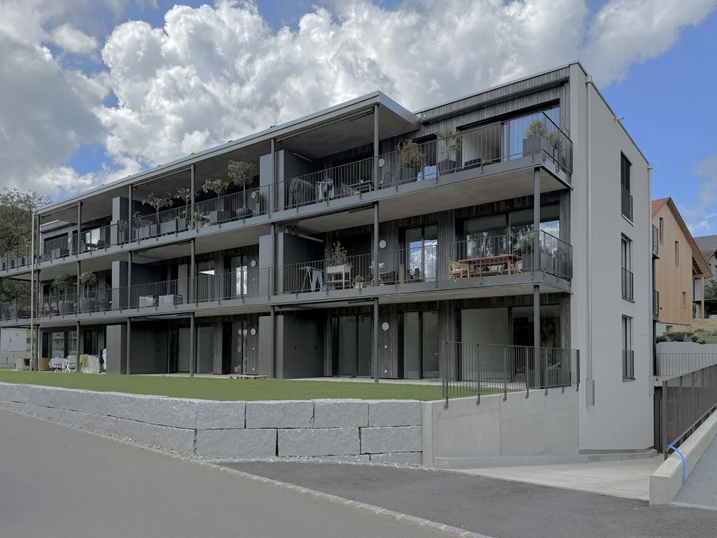 New apartment in a green oasis with a view - Photo 8 of 8