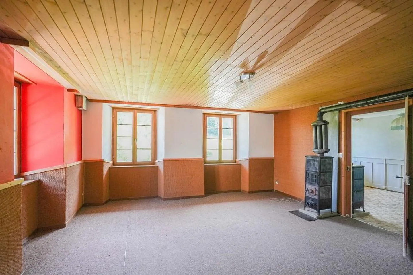 For Makers and Individualists: Renovation Object with approx. 1900 m² of Land - Photo 7 of 13