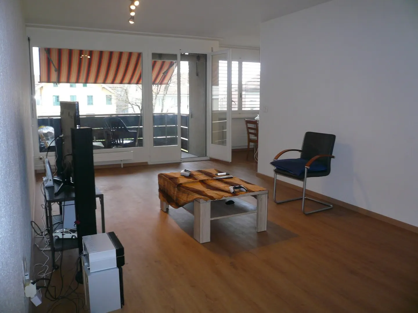 Gemütliche 3.5-Zimmer-Wohnung mit Balkon in Bätterkinden - Photo 1 sur 6