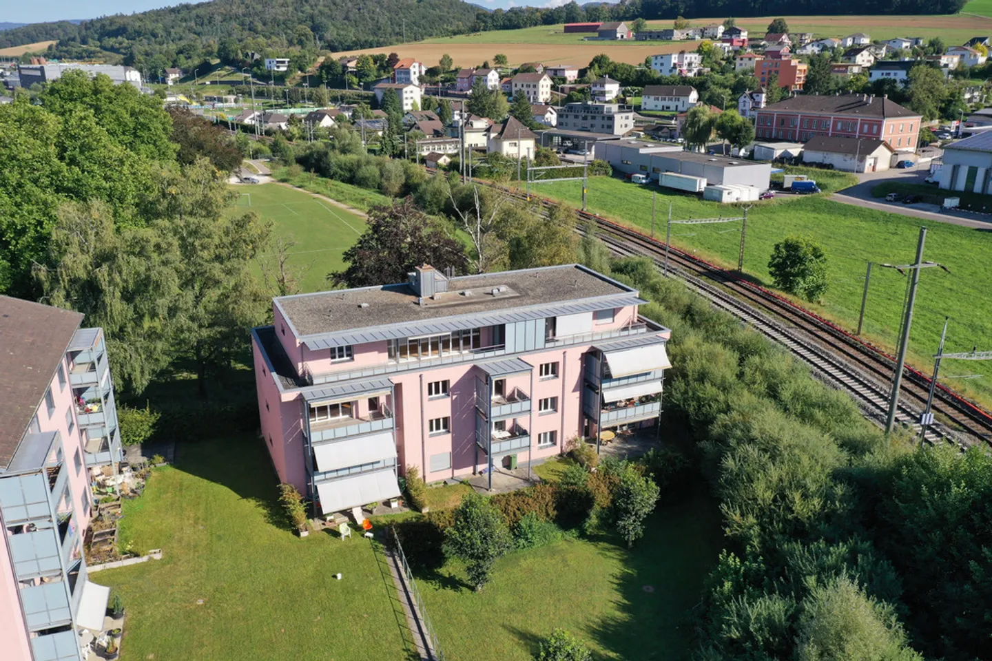 Edificio misto 3 stanze - Foto 2 di 12