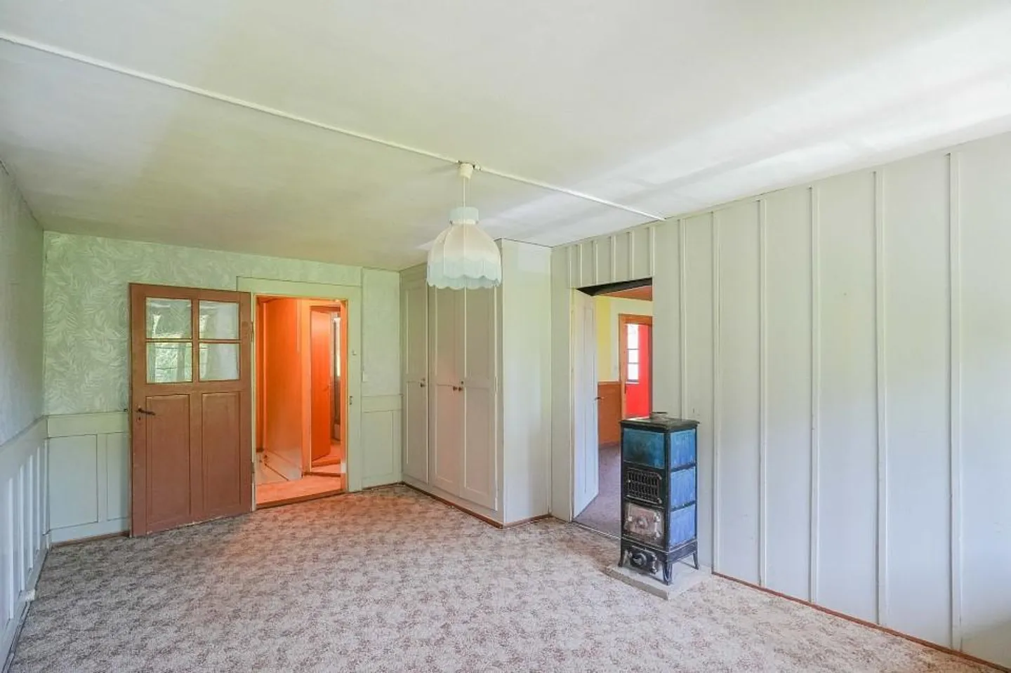 For Makers and Individualists: Renovation Object with approx. 1900 m² of Land - Photo 11 of 13