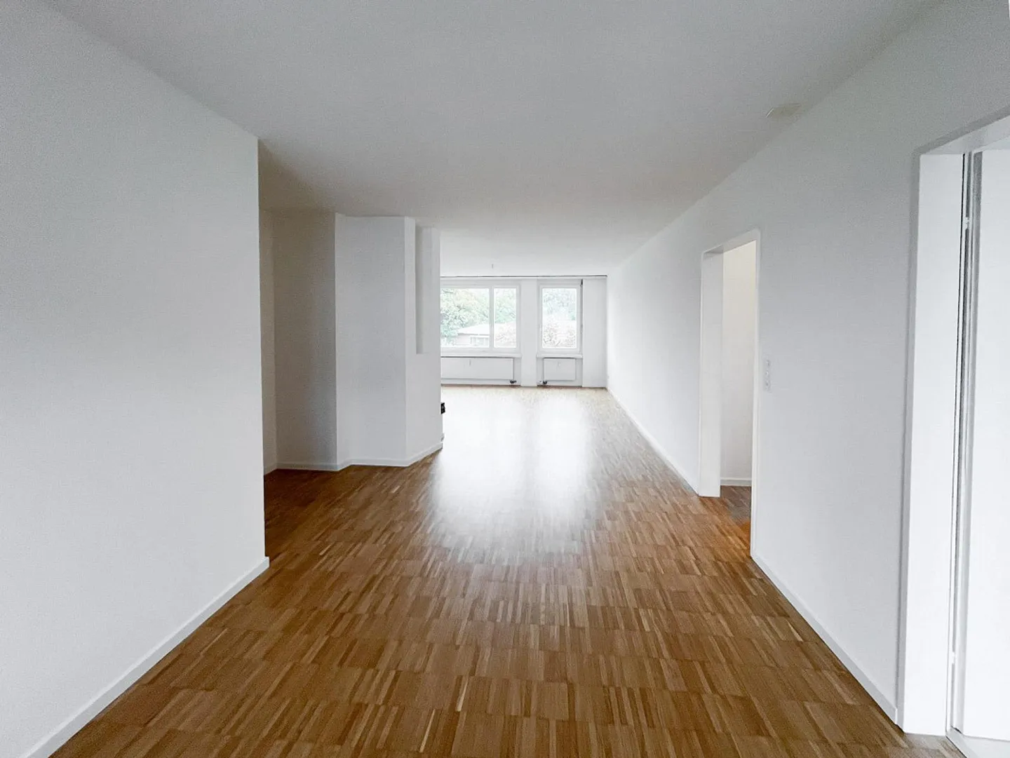Grosszügige 4.5-Zimmer-Wohnung an ruhiger, familienfreundlicher Lage - Foto 3 von 16