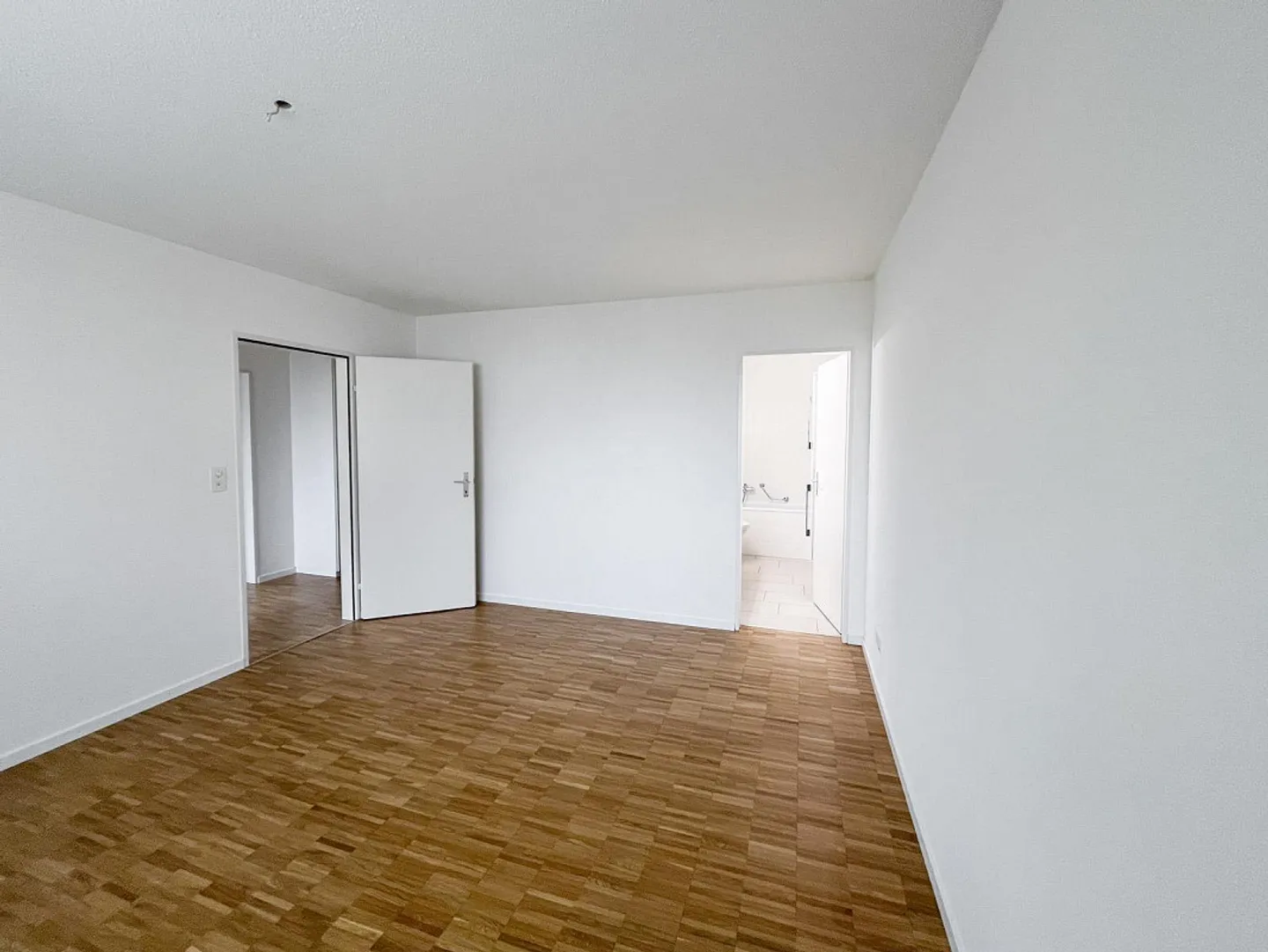 Grosszügige 4.5-Zimmer-Wohnung an ruhiger, familienfreundlicher Lage - Foto 8 von 16