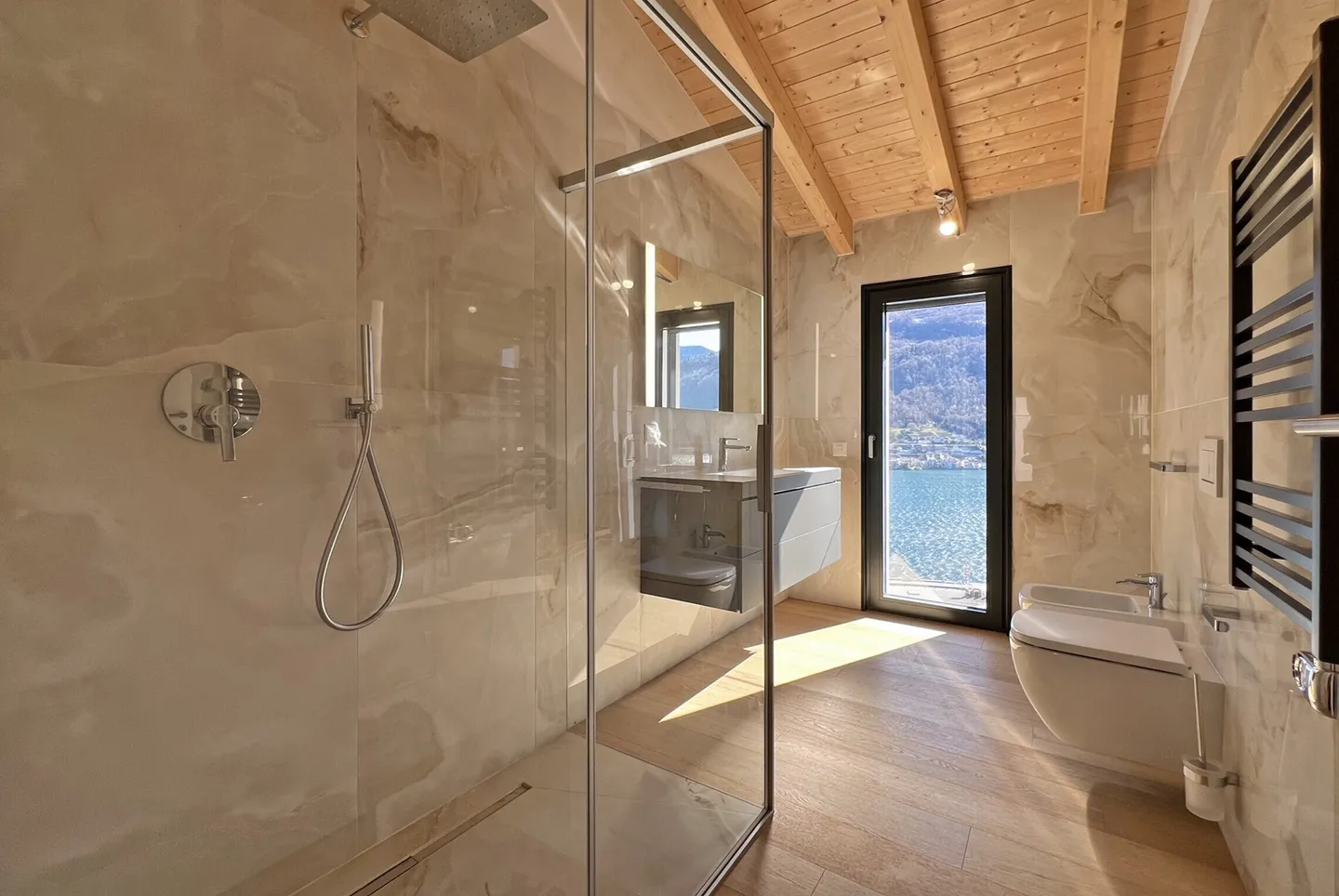 VILLA MAGNIFIQUE 7.5 PIÈCES AVEC VUE DE RÊVE À VICO MORCOTE - Photo 5 sur 9