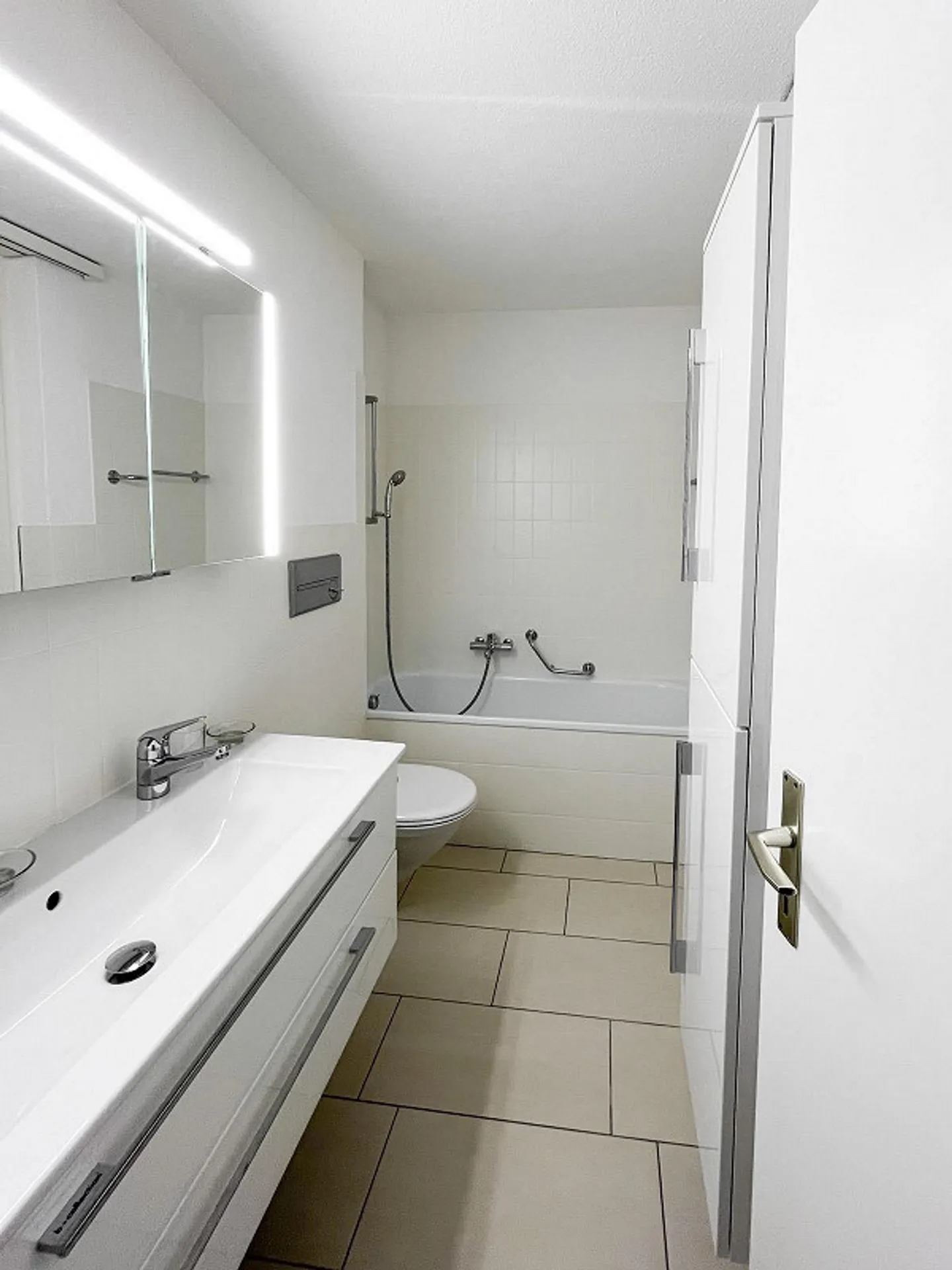 Grosszügige 4.5-Zimmer-Wohnung an ruhiger, familienfreundlicher Lage - Foto 9 von 16