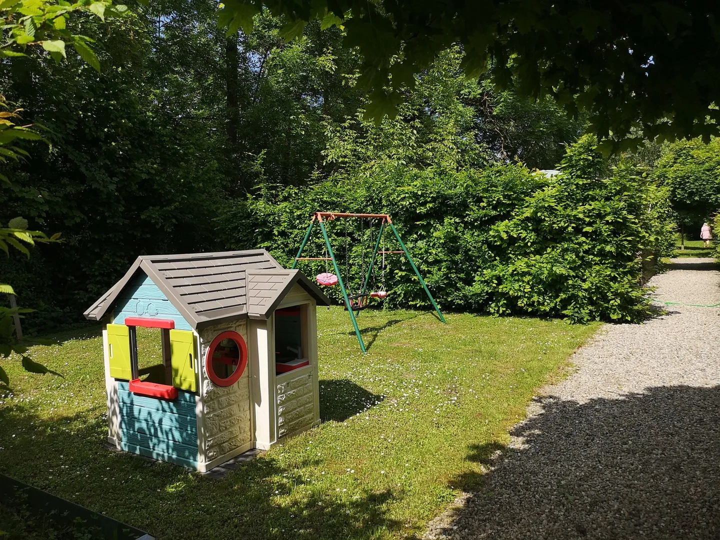 Magnifica casa duplex ristrutturata con cura per due famiglie con 4,5 stanze a Cudrefin, vicino al lago - Foto 10 di 34