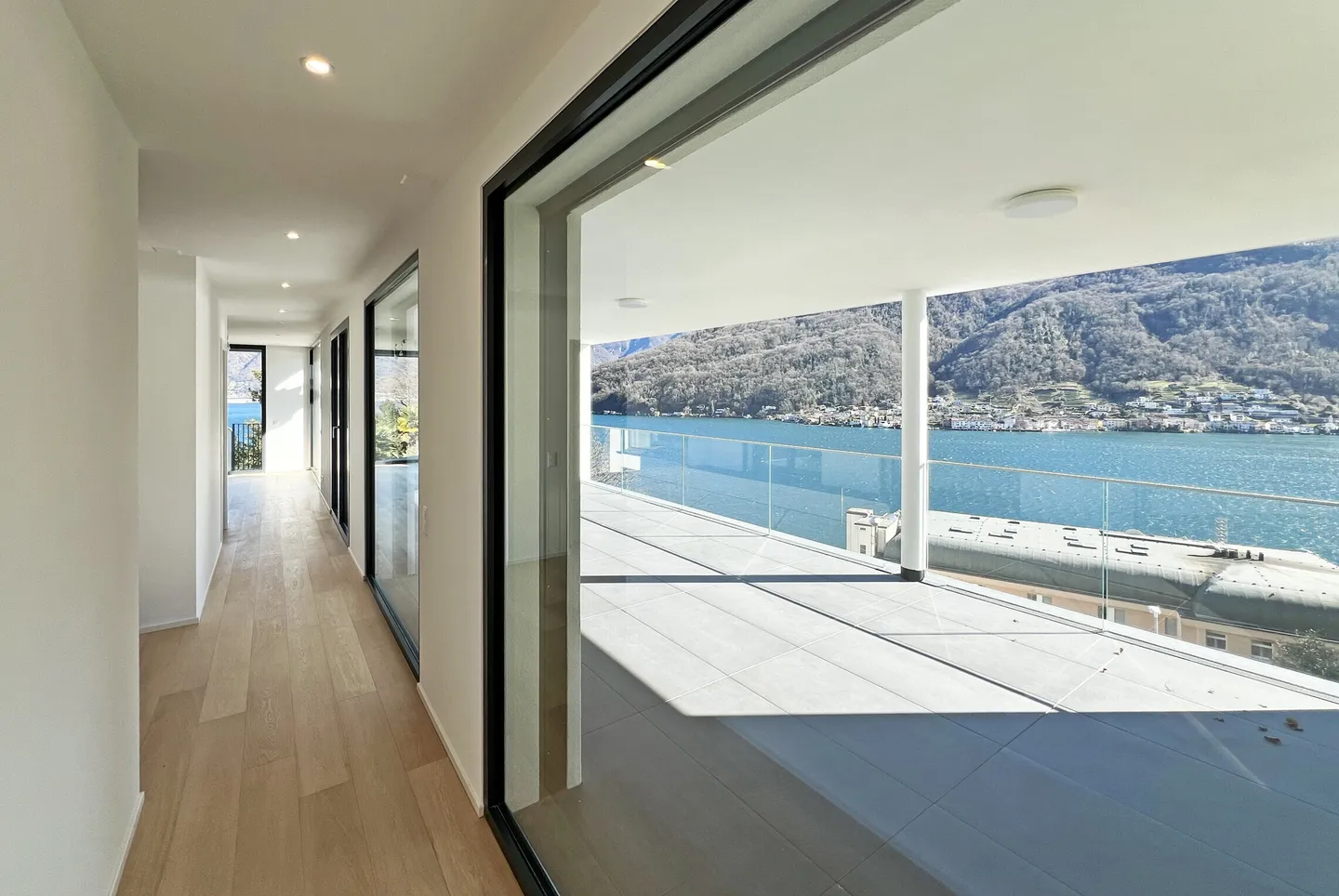 VILLA MAGNIFIQUE 7.5 PIÈCES AVEC VUE DE RÊVE À VICO MORCOTE - Photo 6 sur 9