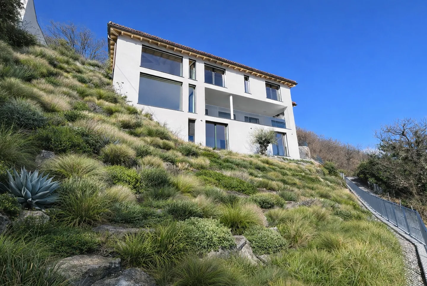 VILLA MAGNIFIQUE 7.5 PIÈCES AVEC VUE DE RÊVE À VICO MORCOTE - Photo 9 sur 9