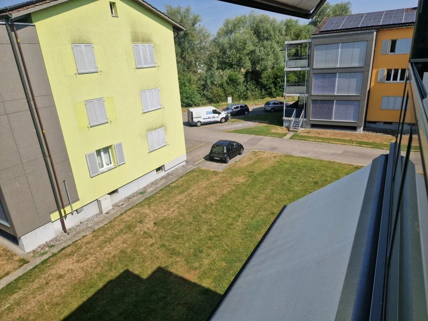 Well-maintained 3.5-room apartment in a quiet residential area - Photo 9 of 10