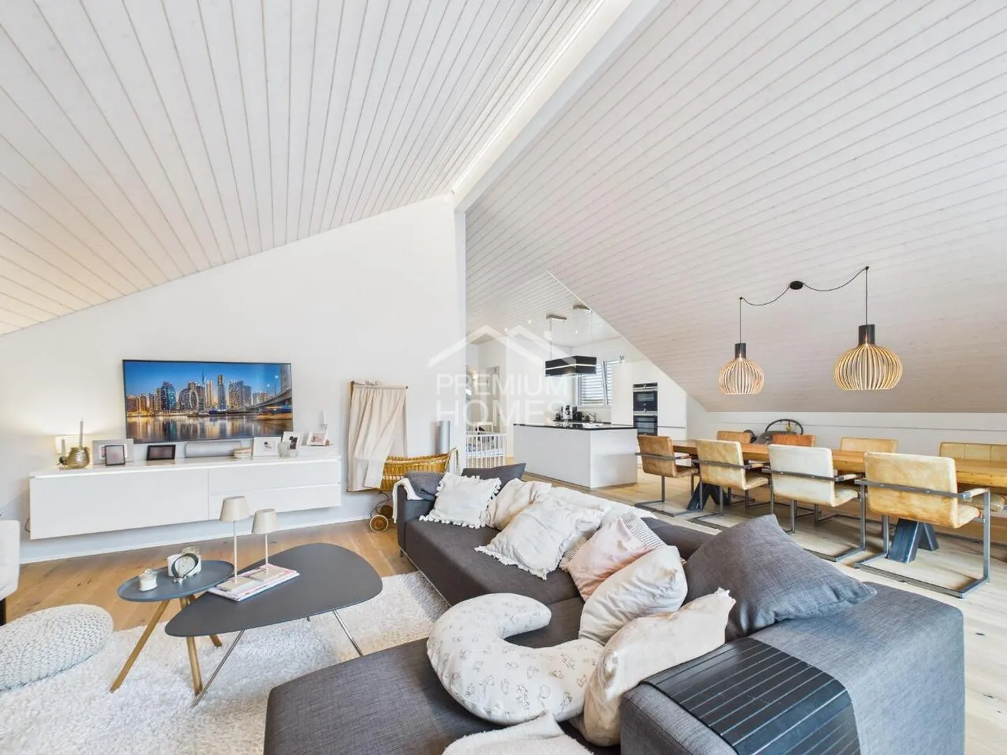 Penthouse for sale - Photo 1 of 13