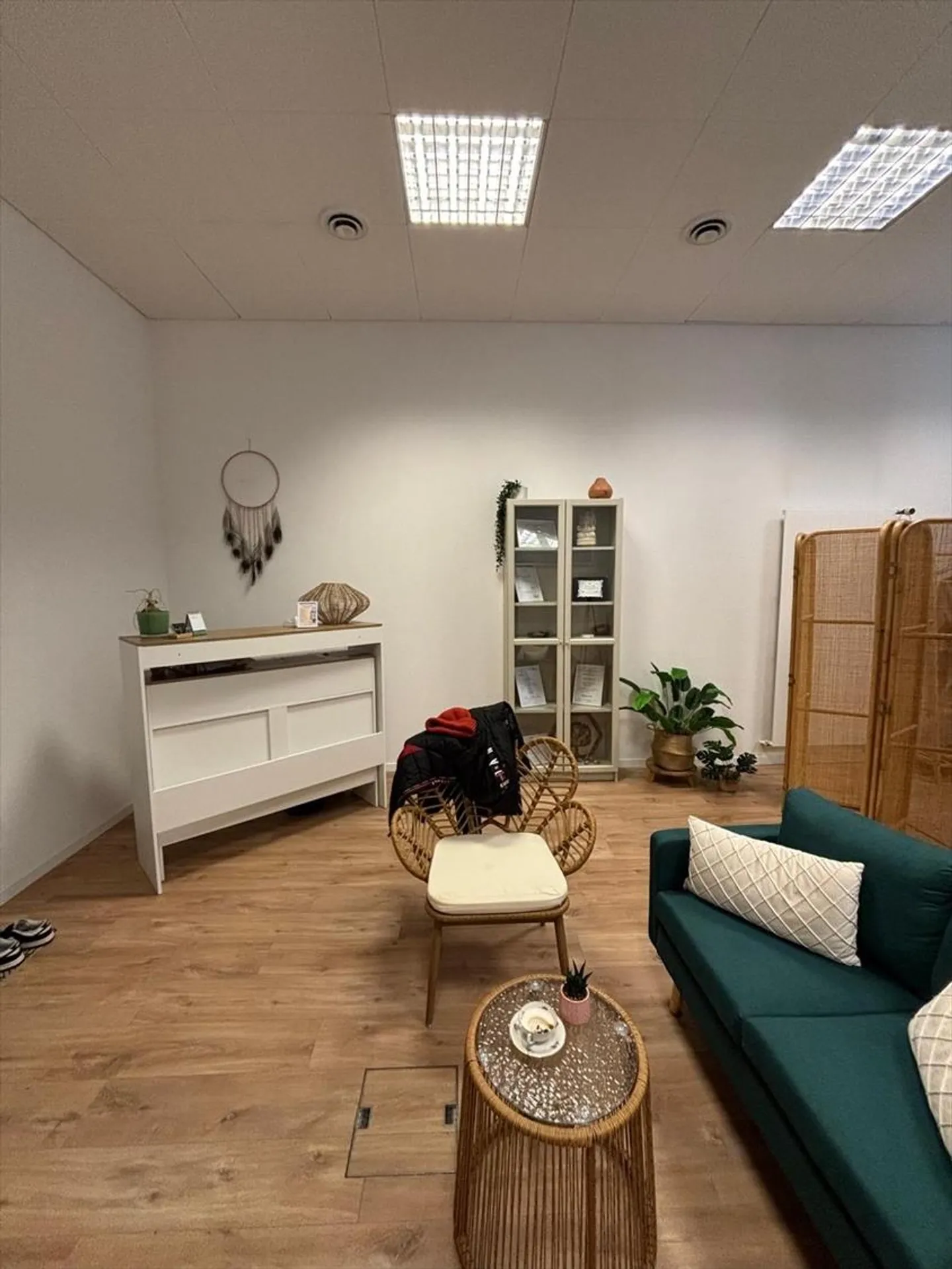 Surface rénovée de 41m2 au rez-de-chaussée - Photo 3 sur 5