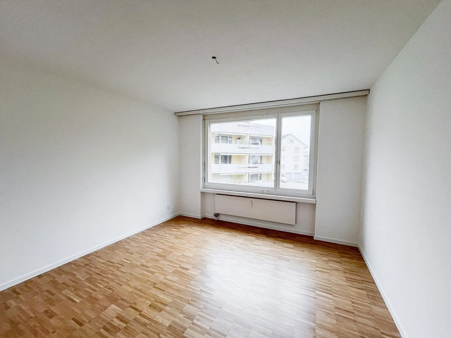 Grosszügige 4.5-Zimmer-Wohnung an ruhiger, familienfreundlicher Lage - Foto 12 von 16