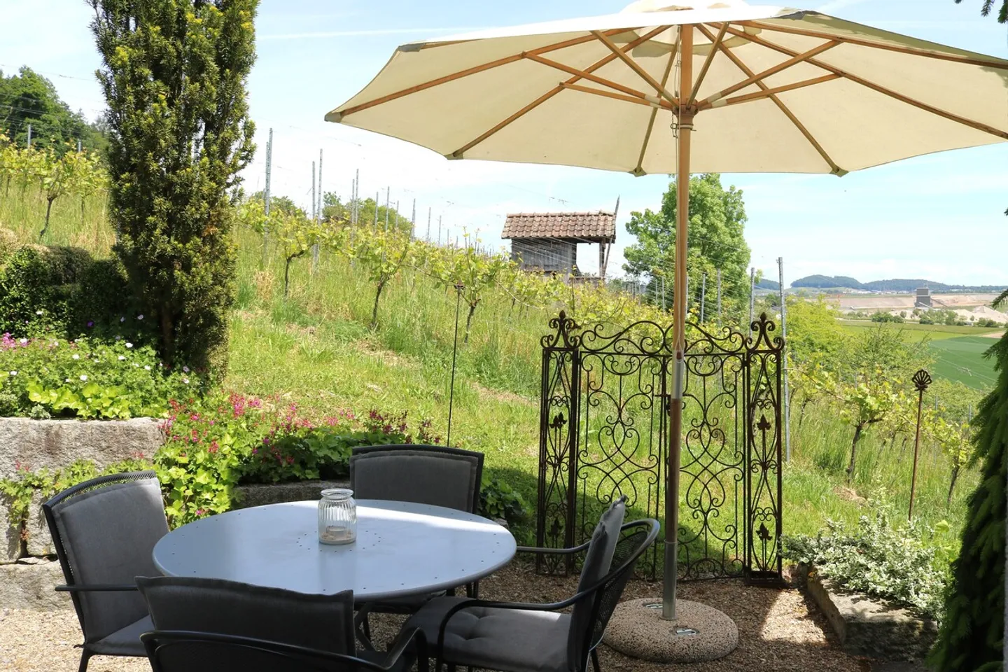 Charmantes Landhaus mit traumhaftem Garten und Alpenblick - Photo 14 of 17