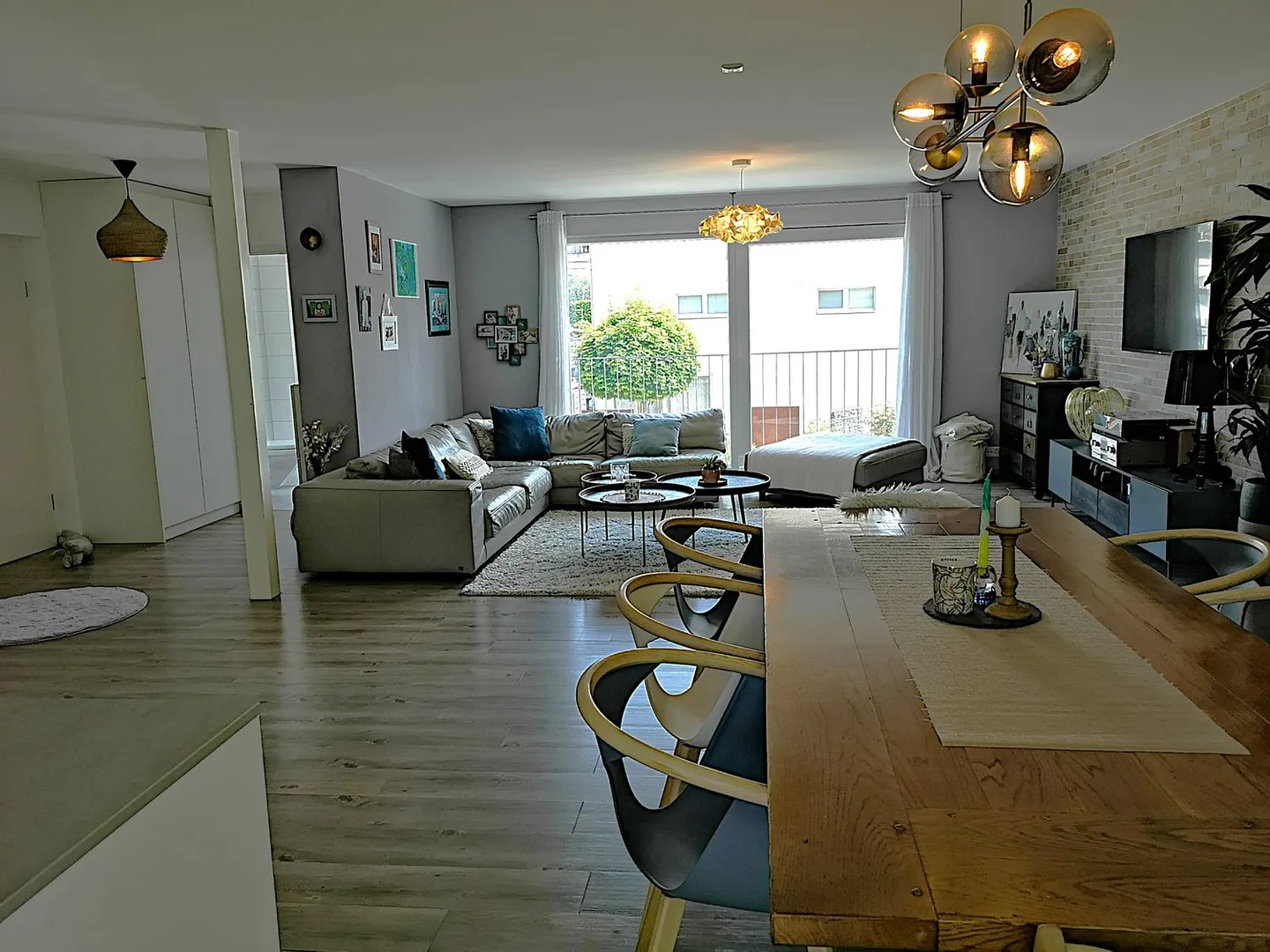 Magnifica casa duplex ristrutturata con cura per due famiglie con 4,5 stanze a Cudrefin, vicino al lago - Foto 14 di 34