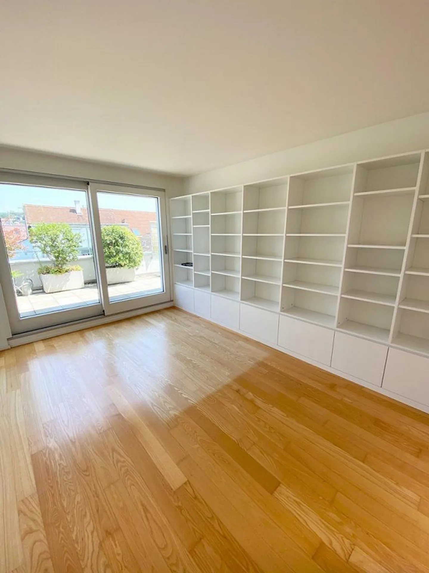 Bellissimo e spazioso appartamento attico di 4,5 stanze a Therwil - Foto 1 di 12