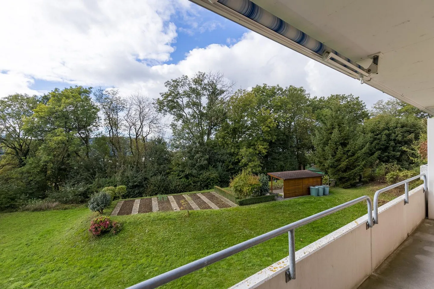 Living in the Green in a Quiet Location! - Photo 6 of 6