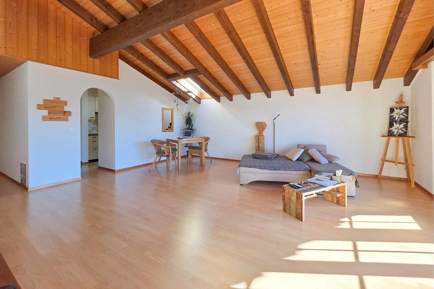 Live where others vacation - Your dream apartment above Lake Thun! - Photo 5 of 13