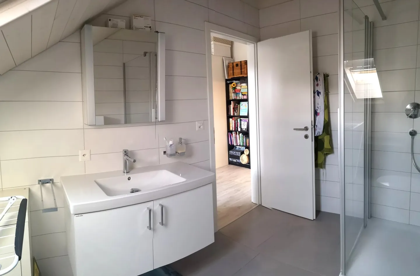 Magnifica casa duplex ristrutturata con cura per due famiglie con 4,5 stanze a Cudrefin, vicino al lago - Foto 27 di 34