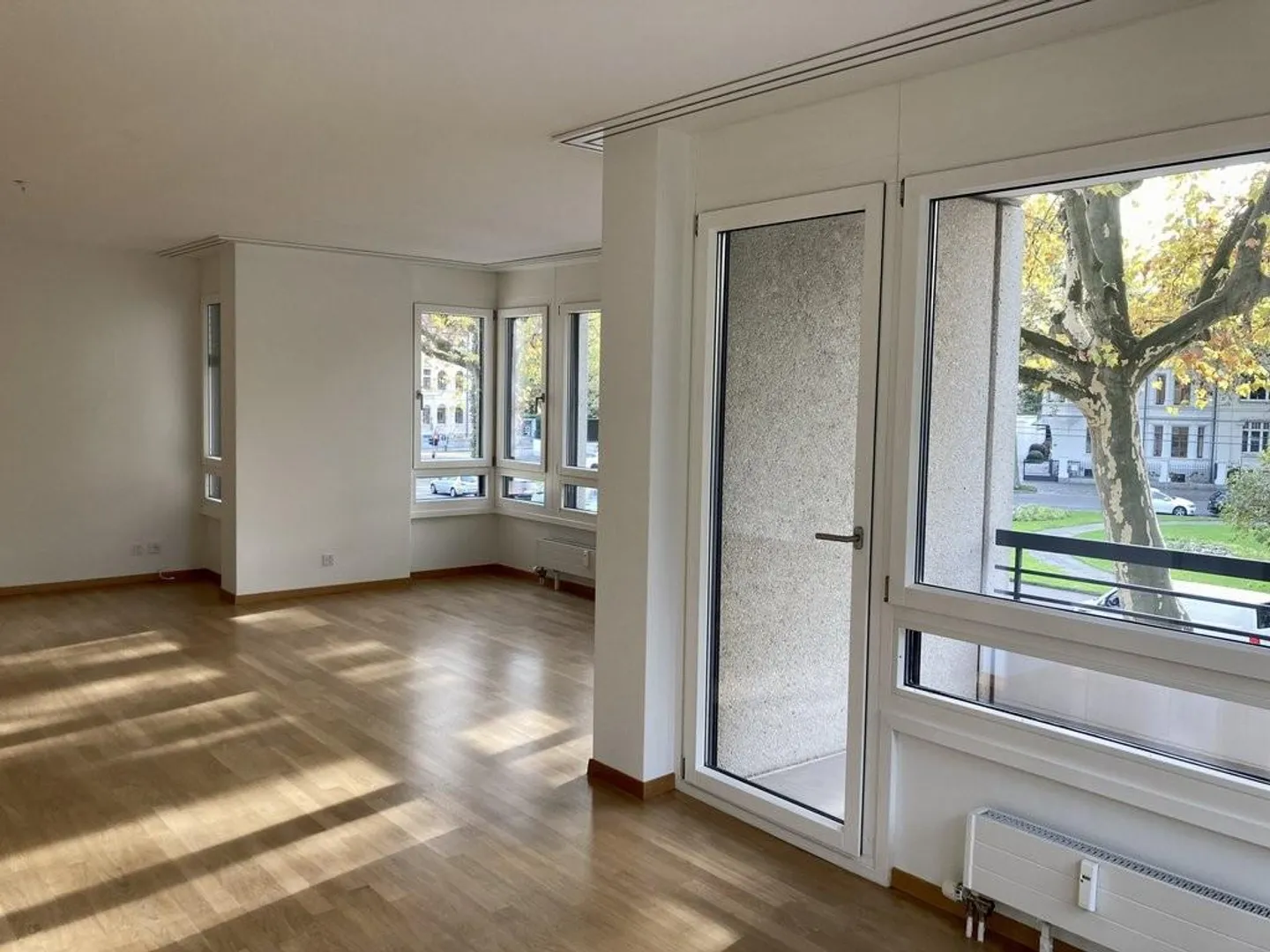 Appartement spacieux de 3,5 pièces dans une magnifique propriété - Photo 5 sur 10