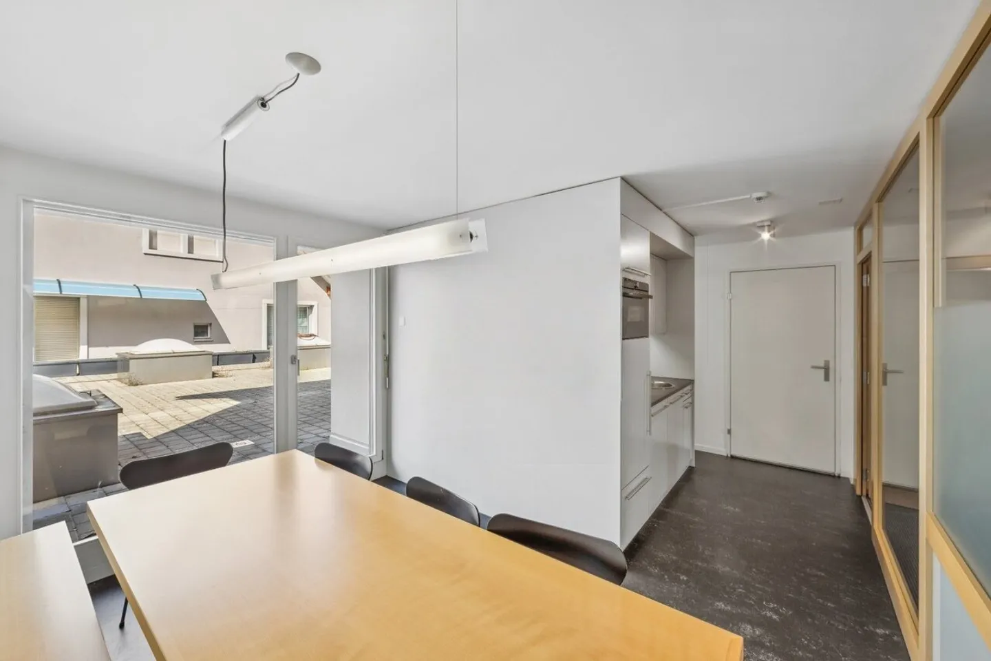 Living, Working, Investing - Versatile Opportunities on about ... - Photo 2 of 7