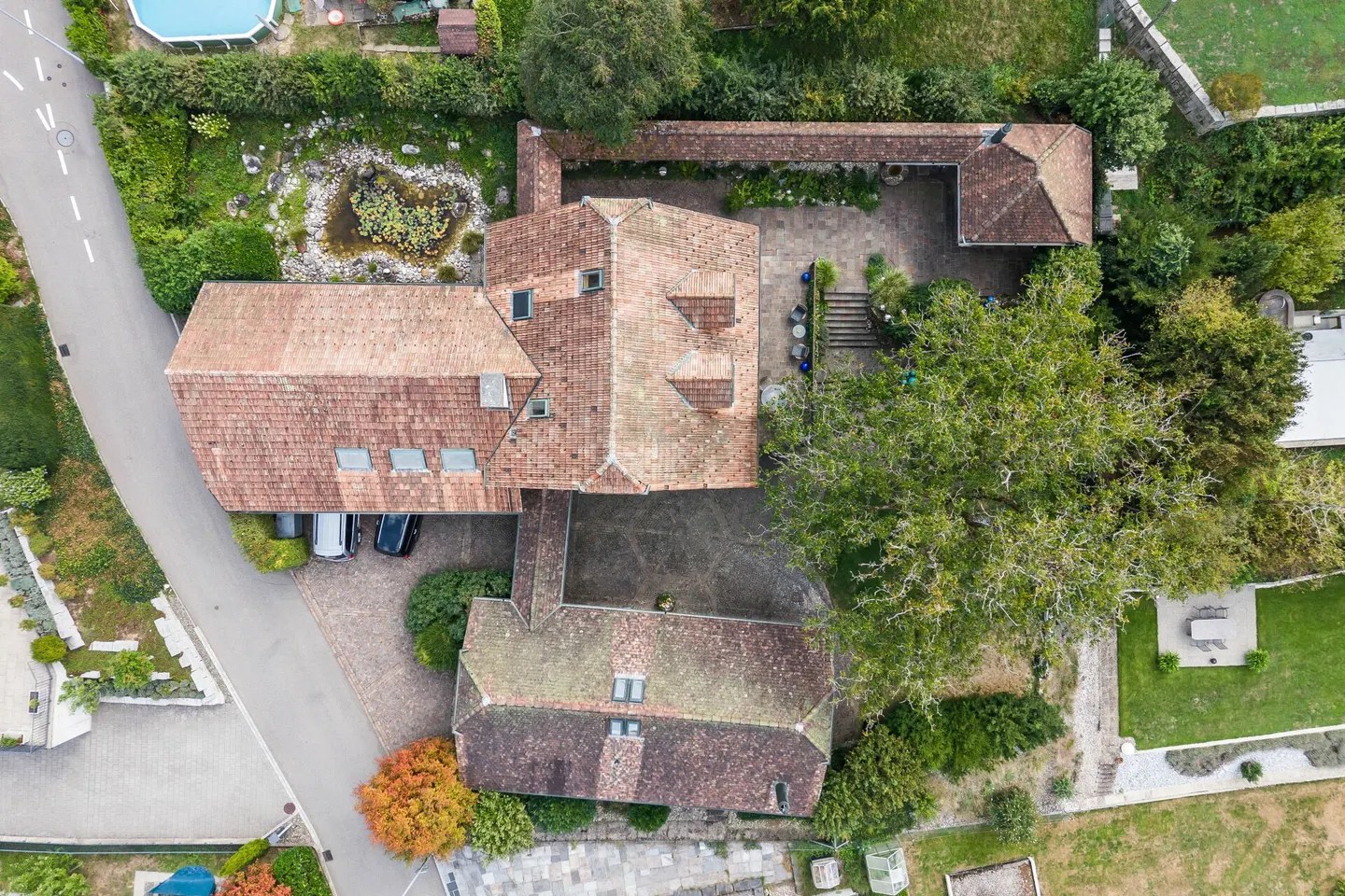 Villa individuelle avec charme et espace généreux ainsi qu'une maison d'hôtes - Photo 4 sur 20