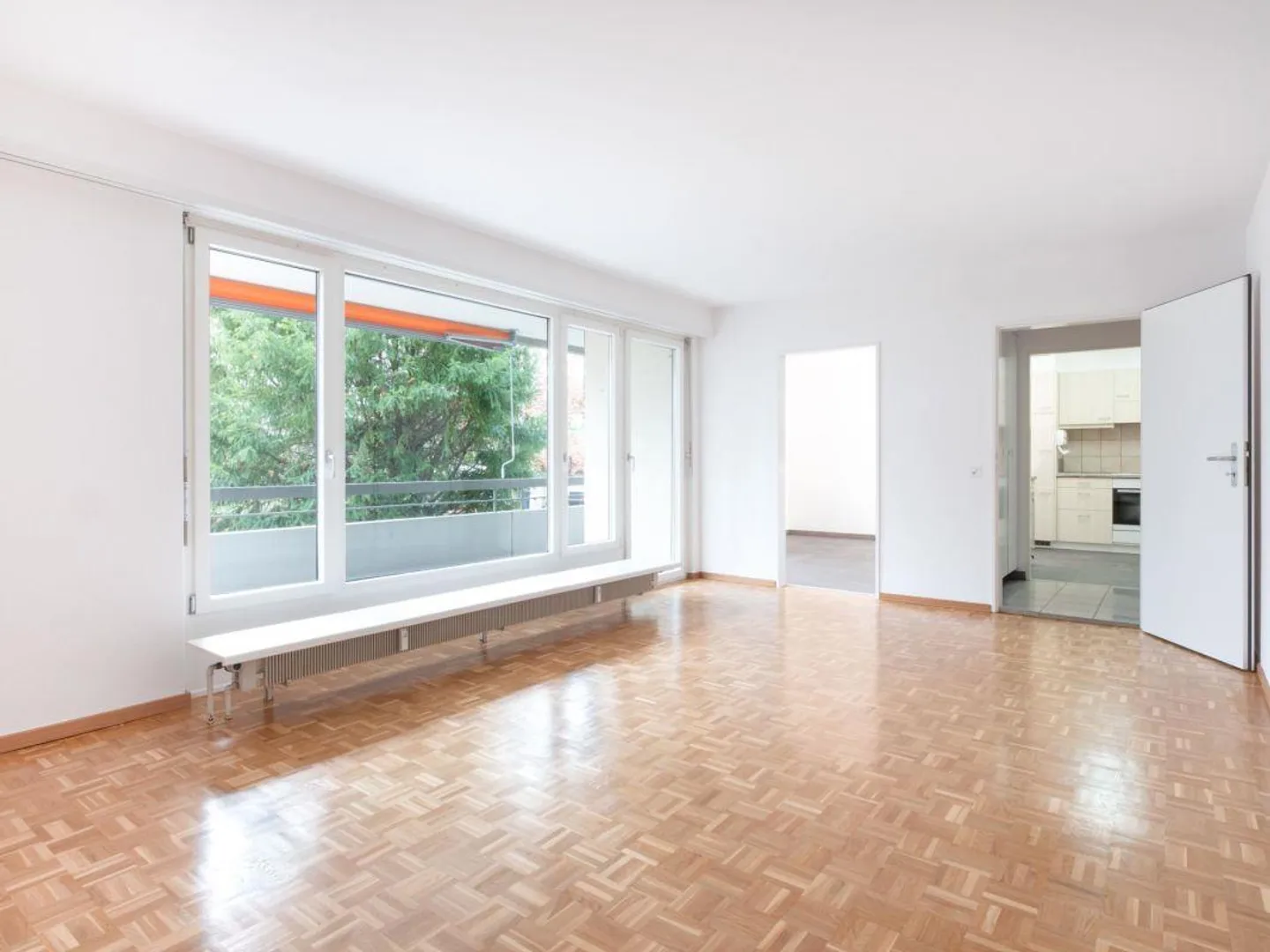 Geräumige Wohnung mit Gartenschwimmbad - Foto 5 von 12