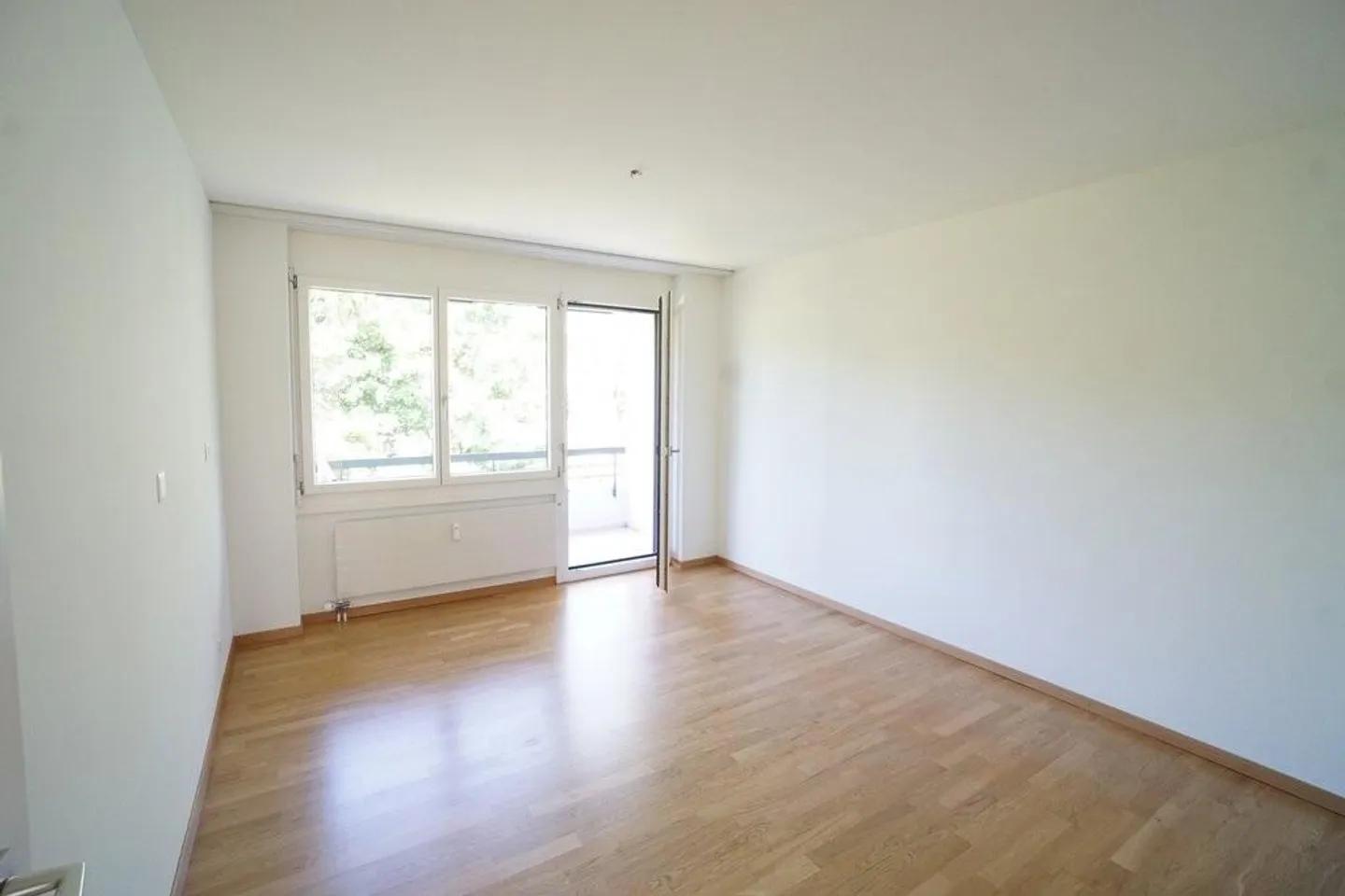 Appartement spacieux de 3,5 pièces dans une magnifique propriété - Photo 6 sur 10