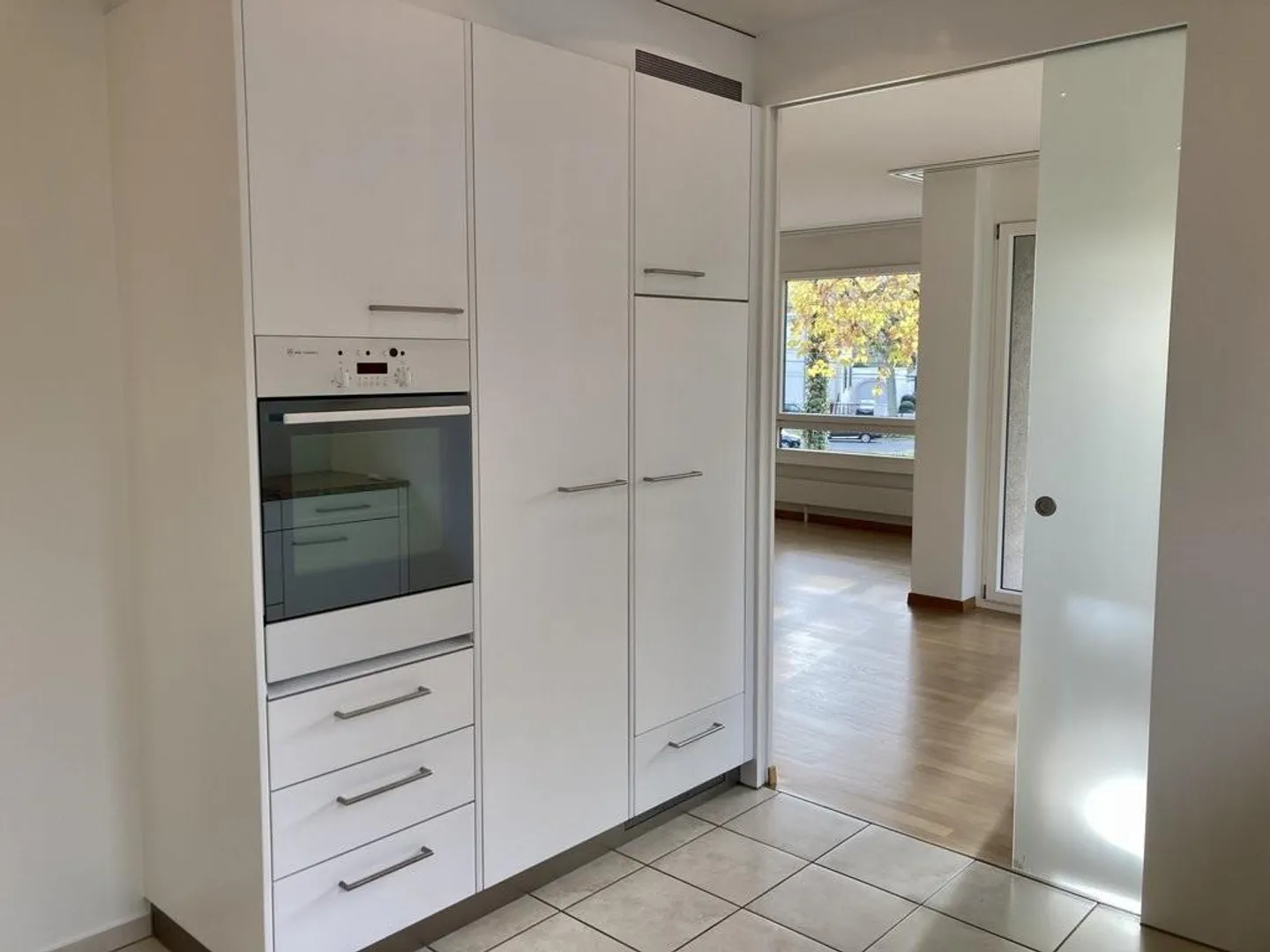 Appartement spacieux de 3,5 pièces dans une magnifique propriété - Photo 8 sur 10