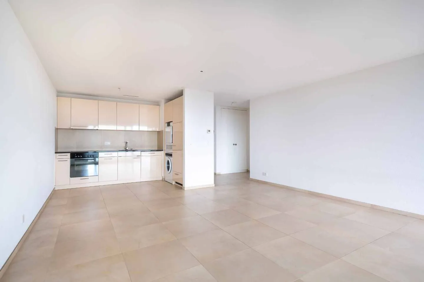 Superb 2.5 rooms with lake view - Photo 4 of 8