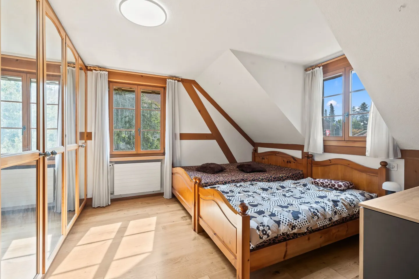 Villa individuelle avec charme et espace généreux ainsi qu'une maison d'hôtes - Photo 12 sur 20