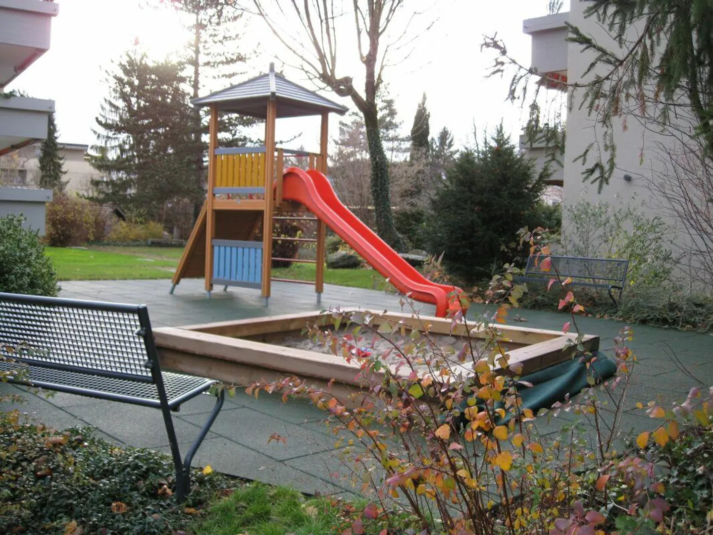 Geräumige Wohnung mit Gartenschwimmbad - Foto 11 von 12