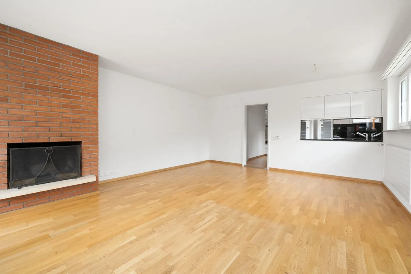 Maison familiale avec beau jardin - Photo 4 sur 13