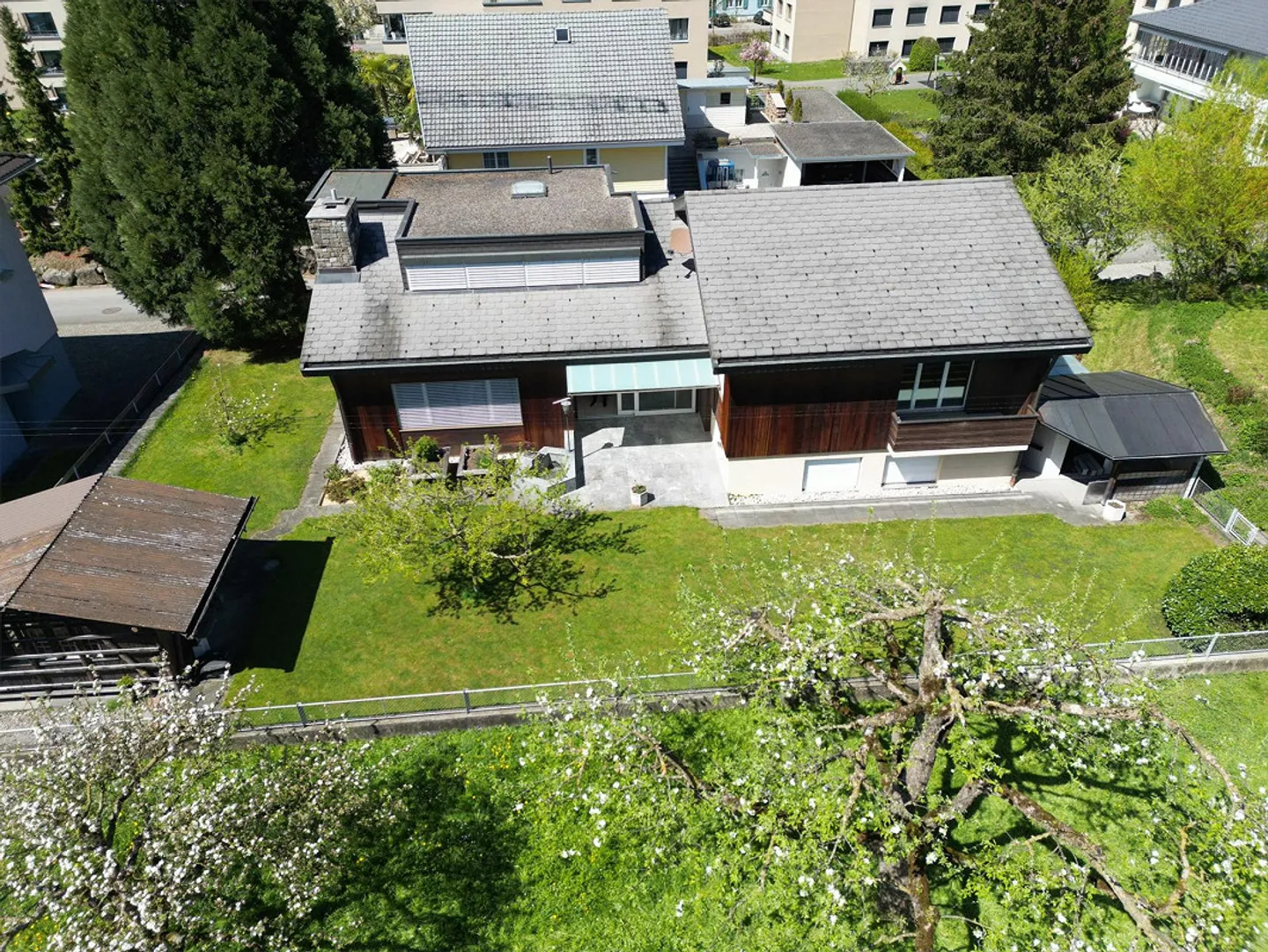 Charmantes Einfamilienhaus mit Garten - Foto 1 von 18