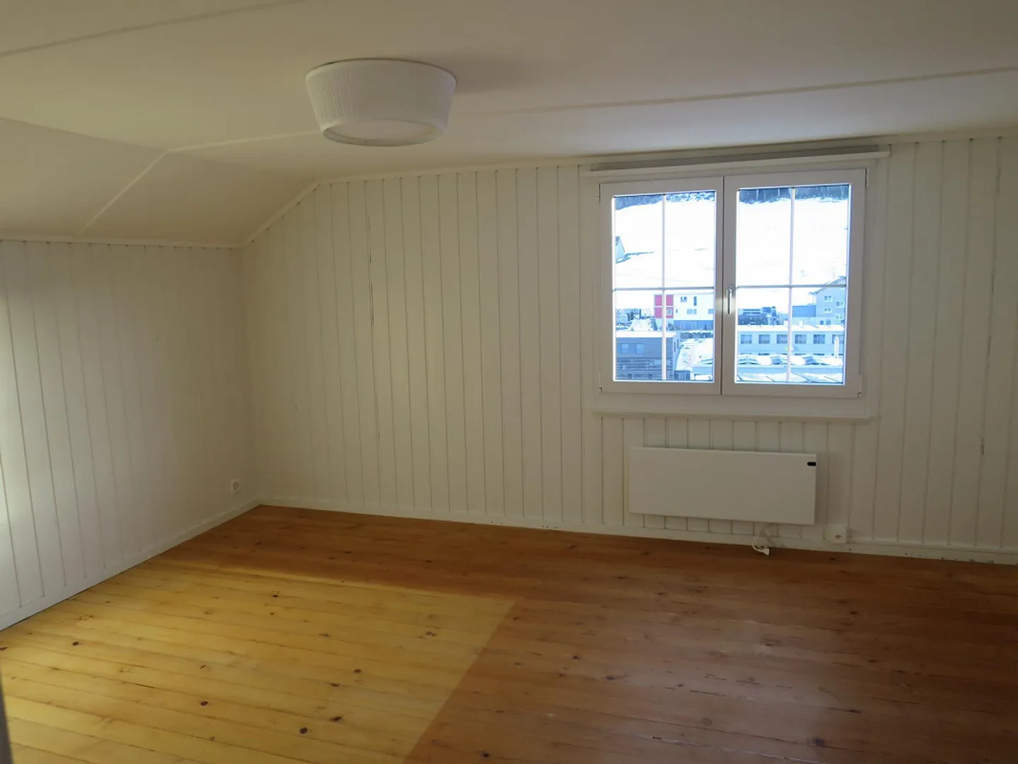 Appartement 4 pièces ensoleillé dans une petite maison bifamiliale - Photo 7 sur 14