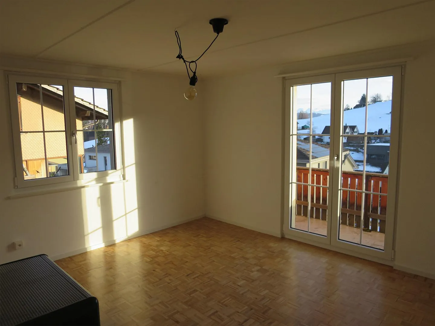 Appartement 4 pièces ensoleillé dans une petite maison bifamiliale - Photo 2 sur 14