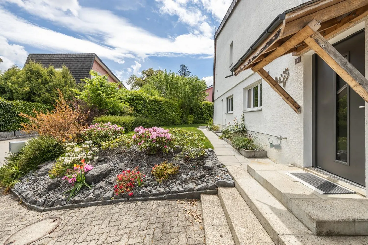Maison familiale avec beau jardin - Photo 12 sur 13