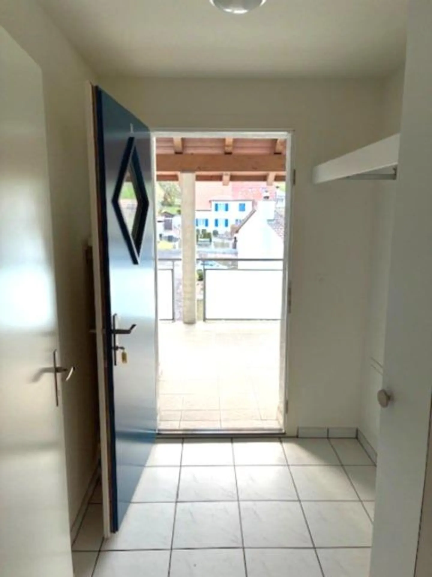 Beautiful, bright 3.5 room apartment with winter garden - Photo 2 of 8