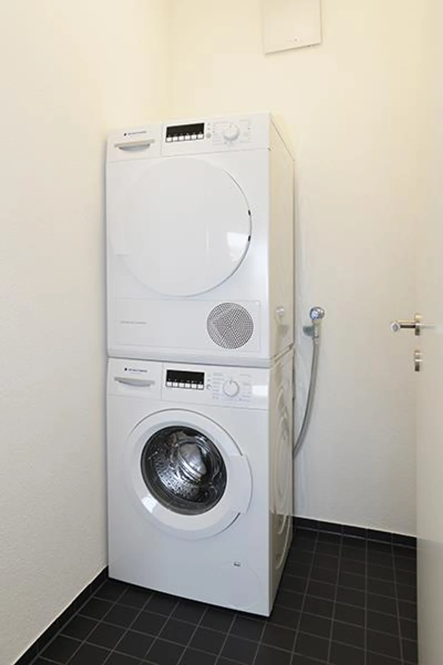 Your Feel-Good Oasis in Affoltern a. Albis - Photo 9 of 9