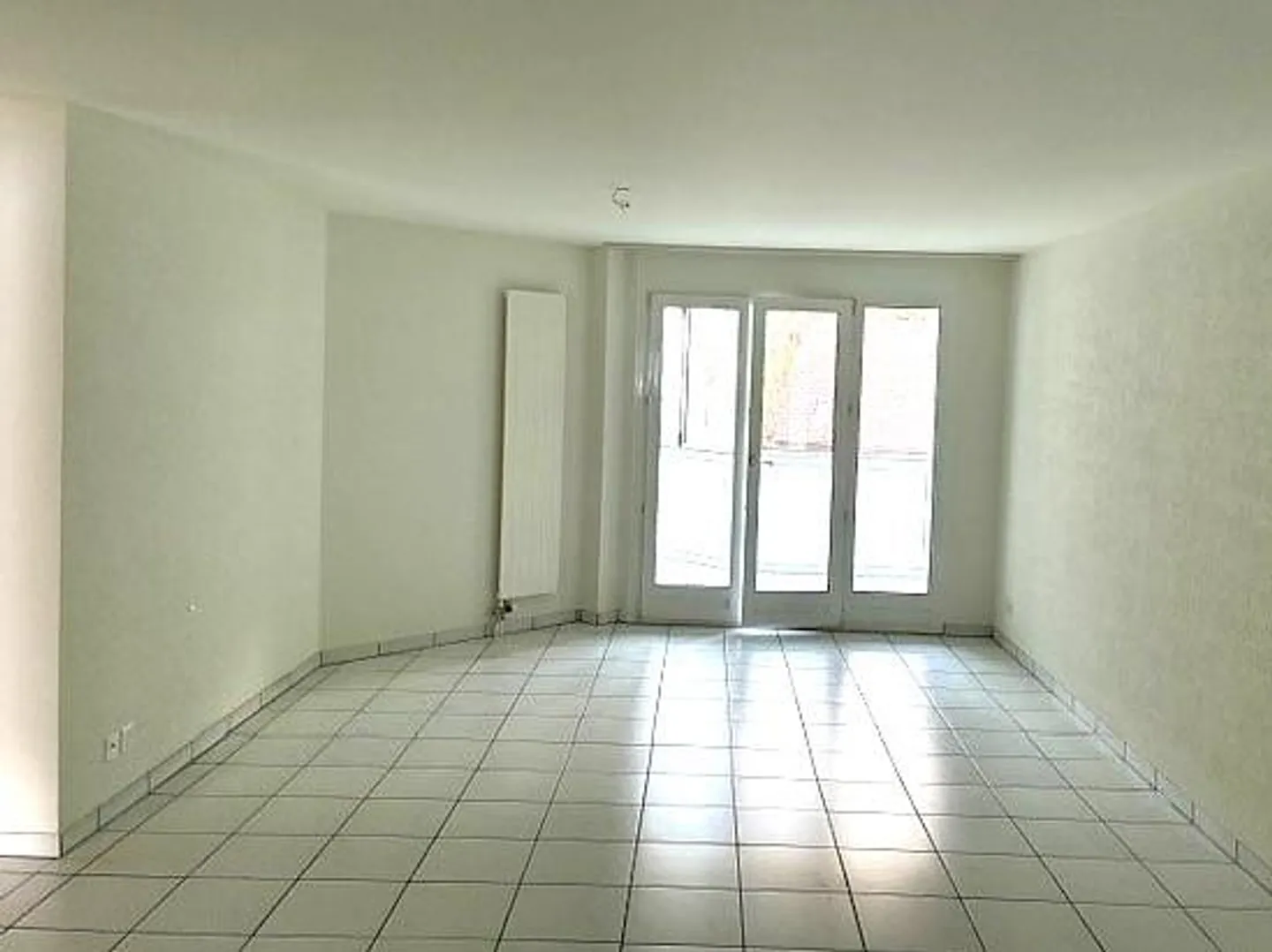 Beautiful, bright 3.5 room apartment with winter garden - Photo 3 of 8