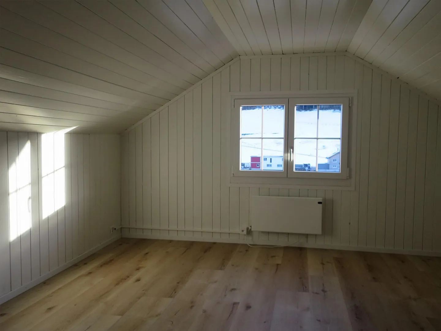 Appartement 4 pièces ensoleillé dans une petite maison bifamiliale - Photo 11 sur 14