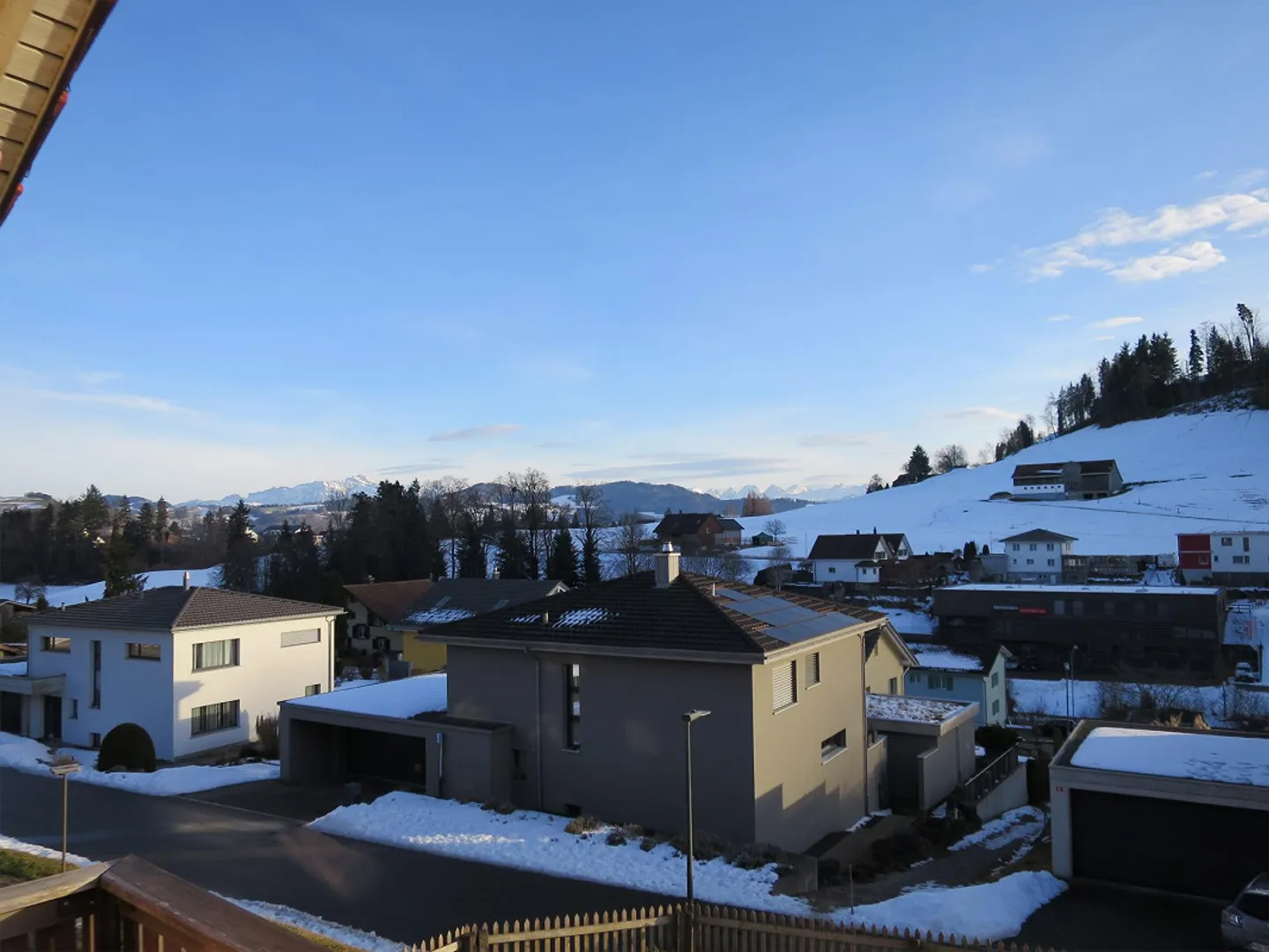 Appartement 4 pièces ensoleillé dans une petite maison bifamiliale - Photo 13 sur 14