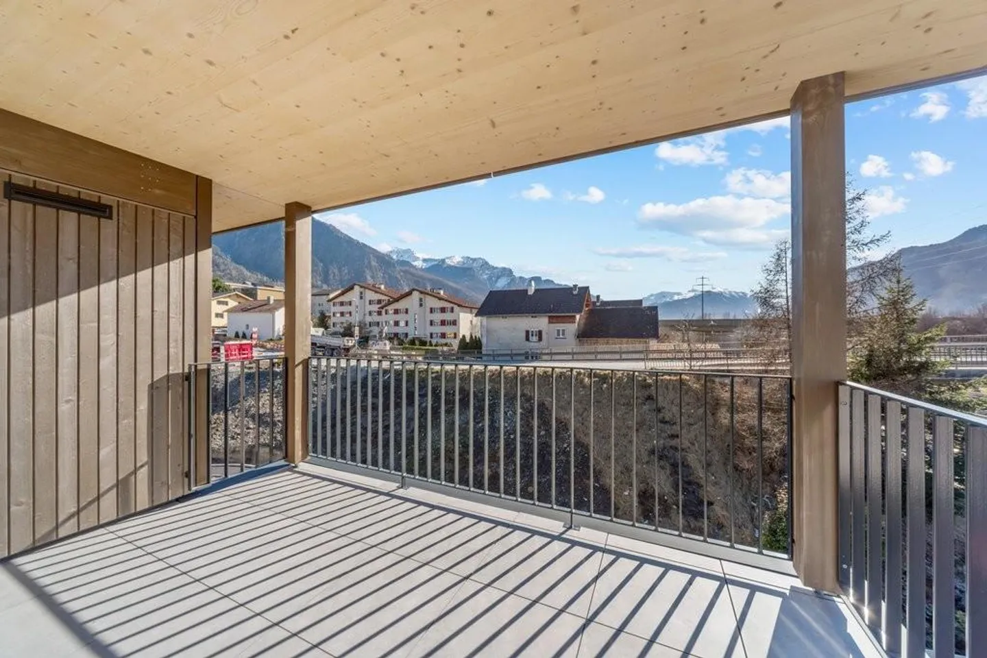 Première location - Appartement de 4,5 pièces en construction bois - Photo 3 sur 8