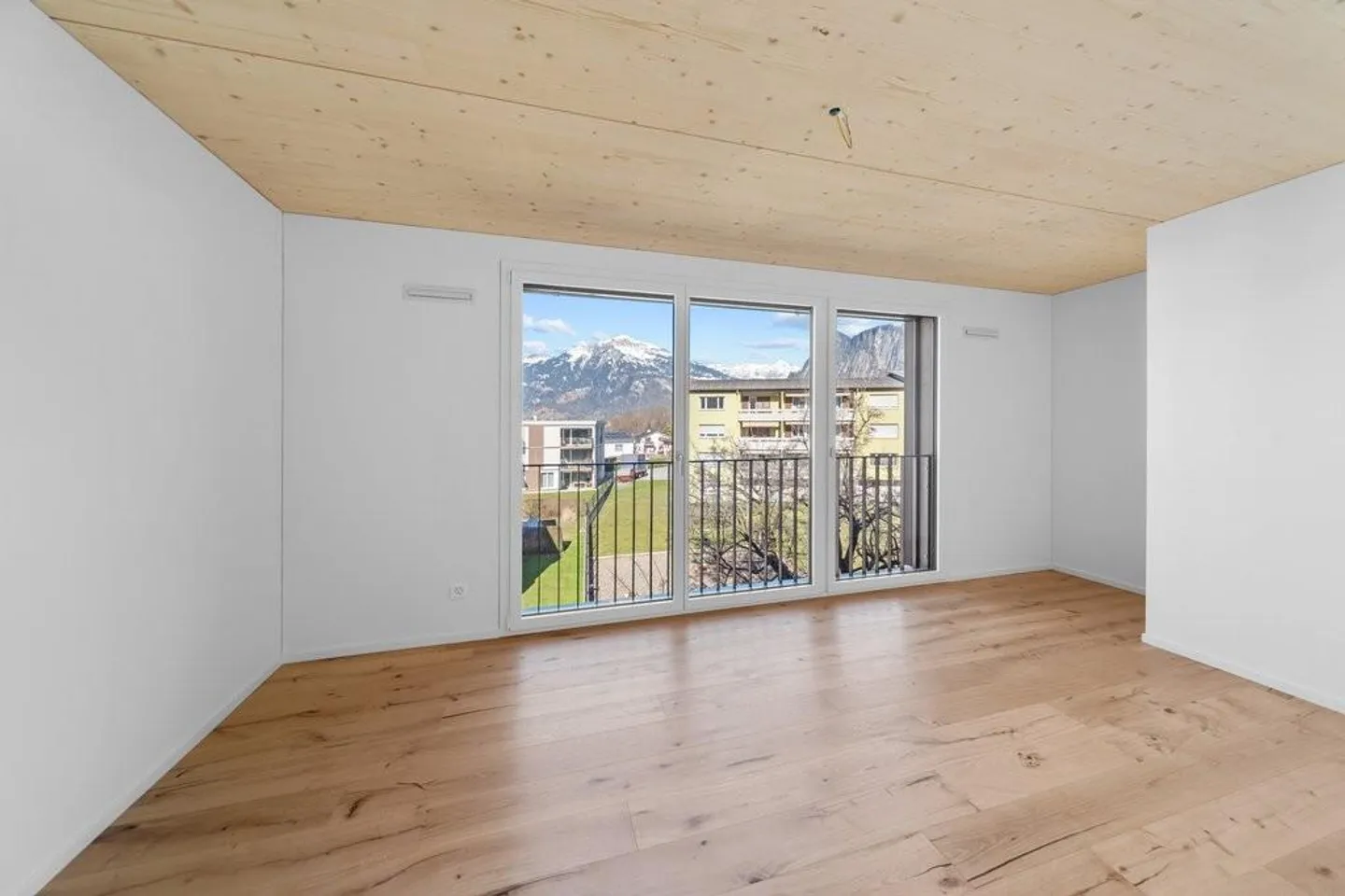 Première location - Appartement de 4,5 pièces en construction bois - Photo 4 sur 8