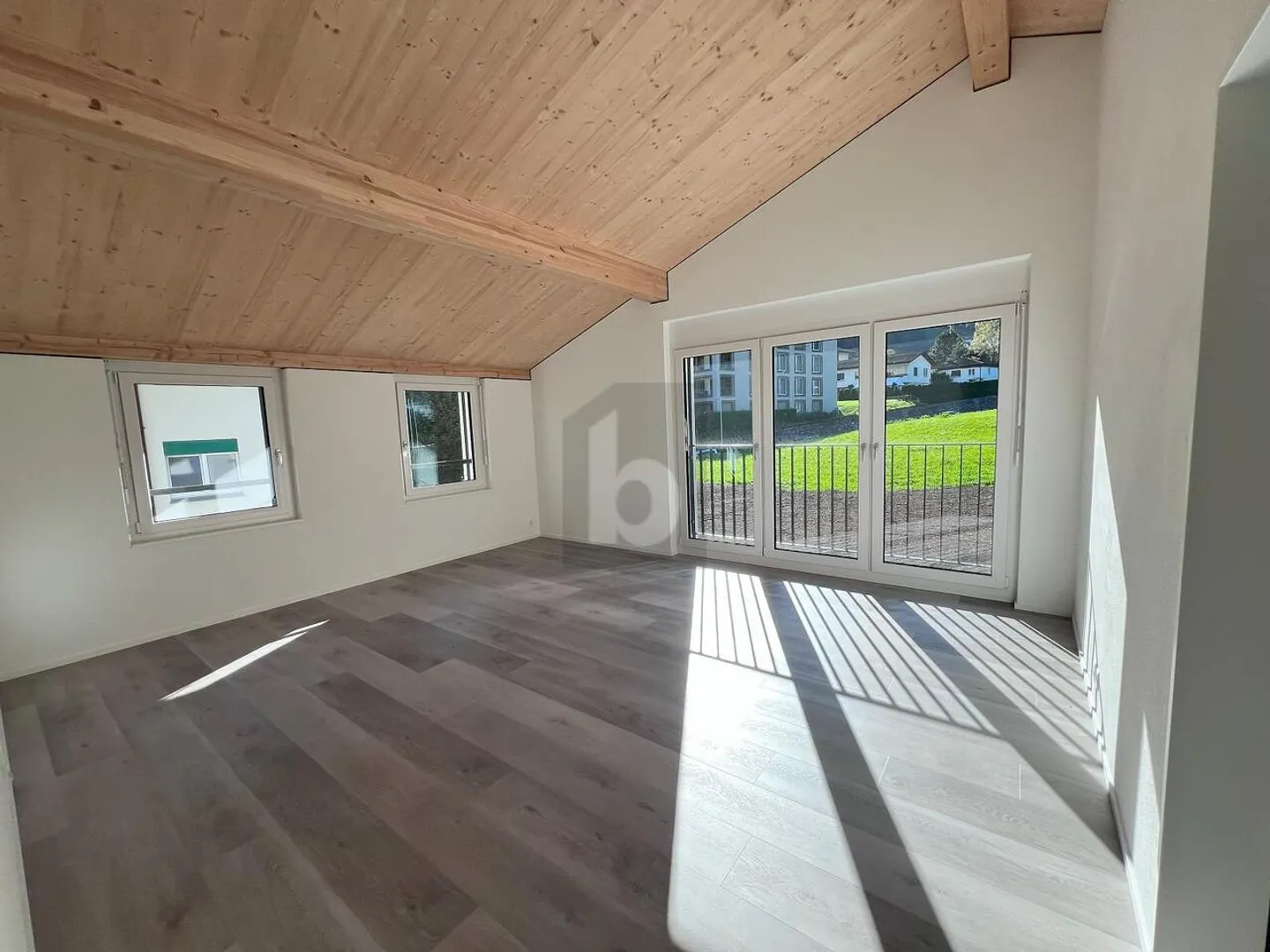 BRIGHT AND QUIETLY LOCATED - Photo 2 of 6
